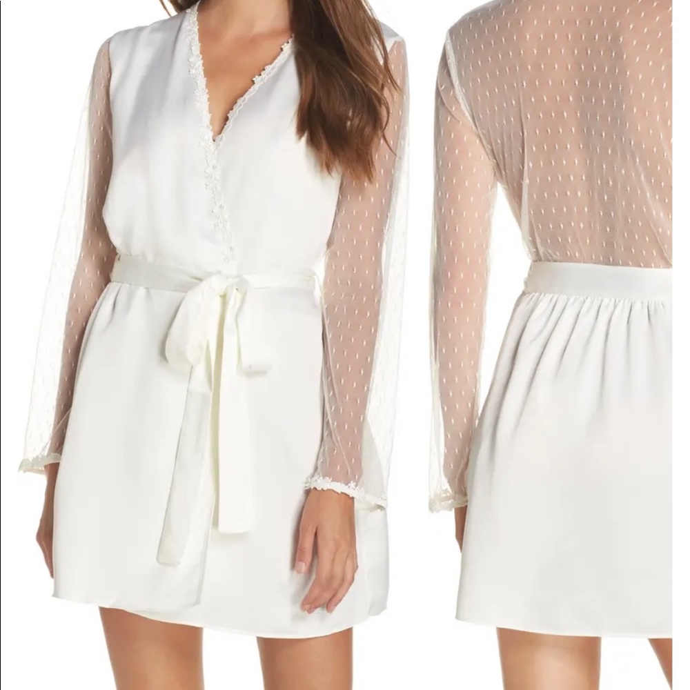 Flora nikrooz showstopper robe AND chemise (ivory)